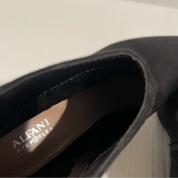 Women’s Alfani Black Armena Pointed Toe Stacked Heel Zip-Up Size 9.5 US! - Picture 7 of 10